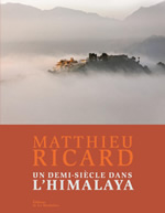 RICARD Matthieu Un demi-siècle dans l´Himalaya. Grand format, textes et photographies de Matthieu Ricard.  Librairie Eklectic